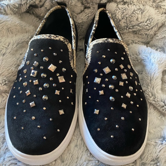 donald pliner slip on sneakers